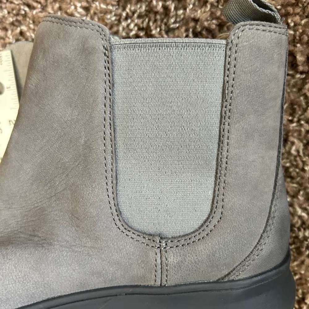 Vionic Gray Winter & Rain Boots size:10 - Picture 14 of 16